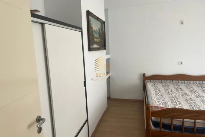Tirane, jepet me qera apartament 2+1 Kati 1, 90 m² 400 € (Laprake)