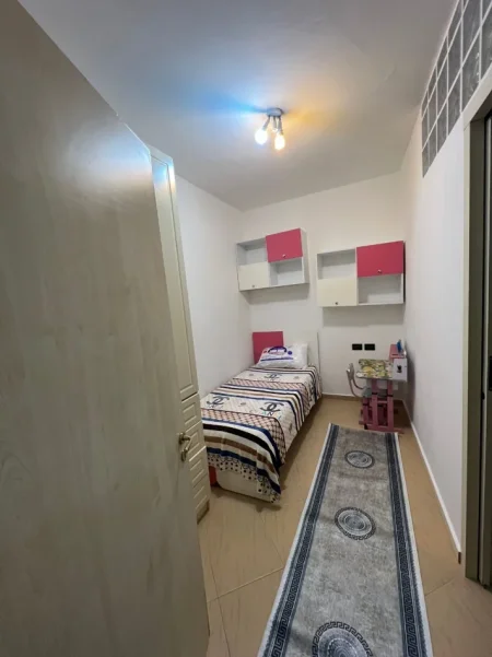 Tirane, jepet me qera apartament 2+1+Ballkon Kati 7, 90 m² 450 € (Apartament 2+1 Per Qera Astir Prane Vila L I Mobiluar)