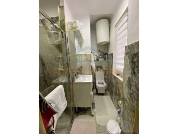 Tirane, jepet me qera apartament 2+1 Kati 3, 103 m² 800 Euro (prane mozaikut)