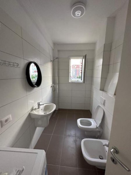 Tirane, jepet me qera apartament 2+1 Kati 3, 100 m² 450 Euro (Astir)