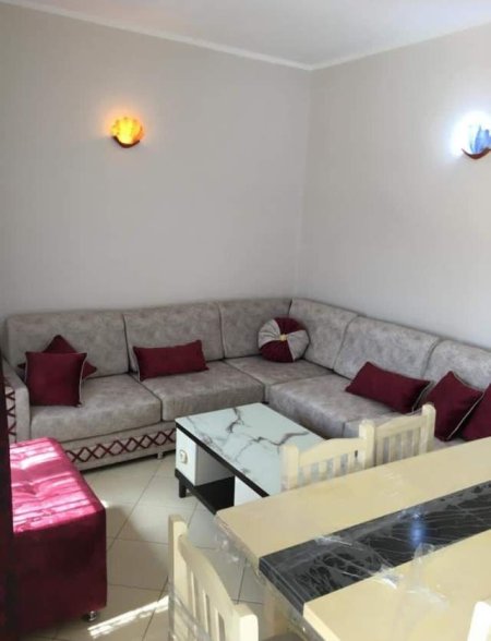 Durres, jepet me qera apartament 3+1 Kati 2, 0 m² 350 Euro (Rr. Gregori i Durresit)