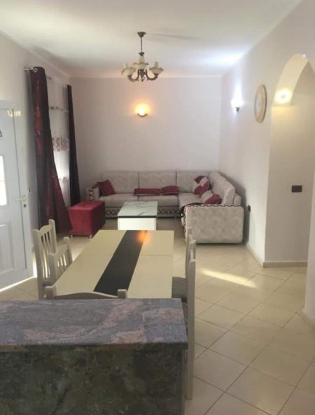 Durres, jepet me qera apartament 3+1 Kati 2, 0 m² 350 Euro (Rr. Gregori i Durresit)
