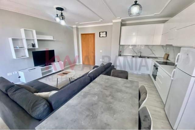 Tirane, jepet me qera apartament 2+1+BLK Kati 2, 120 m² 600 Euro (Pazari i Ri)