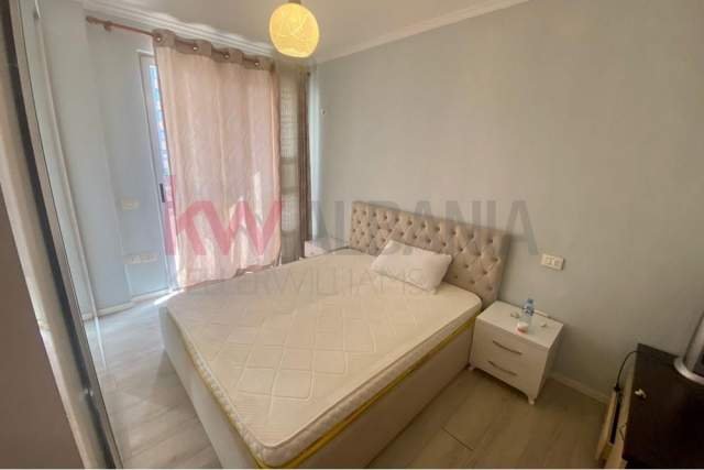 Tirane, jepet me qera apartament 2+1+BLK Kati 2, 120 m² 600 Euro (Pazari i Ri)