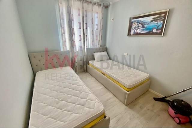 Tirane, jepet me qera apartament 2+1+BLK Kati 2, 120 m² 600 Euro (Pazari i Ri)