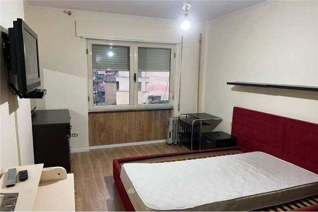 Tirane, jepet me qera apartament 55.000 Leke