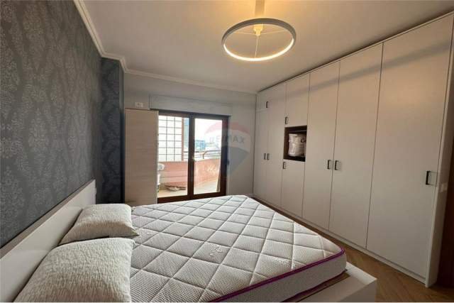 Tirane, jepet me qera 800 Euro