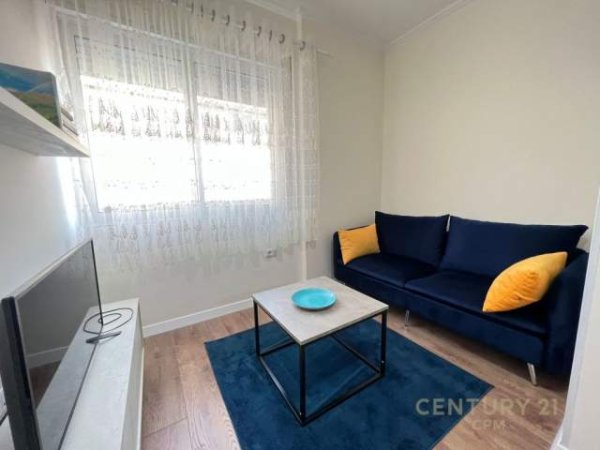 Tirane, jepet me qera apartament 1+1+BLK Kati 5, 53 m² 450 Euro (Selvia, prane qendres)