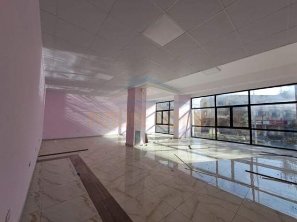 Durres, jepet me qera ambjent biznesi Kati 1, 500 m² 4.000 Euro (Qender, Durres)