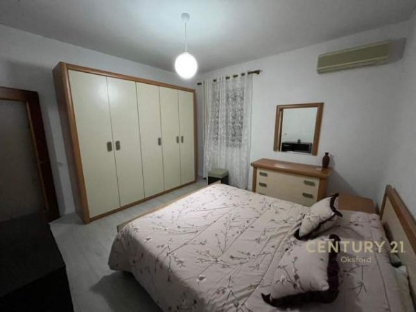 Tirane, jepet me qera 211 m² 600 Euro (ambasada amerikane)