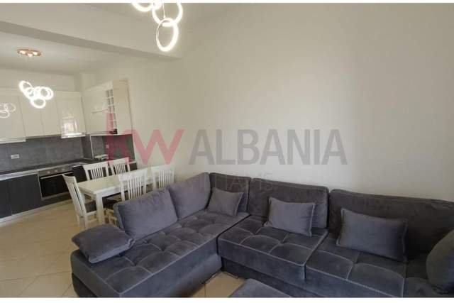 Tirane, jepet me qera apartament 1+1+BLK Kati 3, 60 m² 500 Euro (Kompleksi Golden Park)