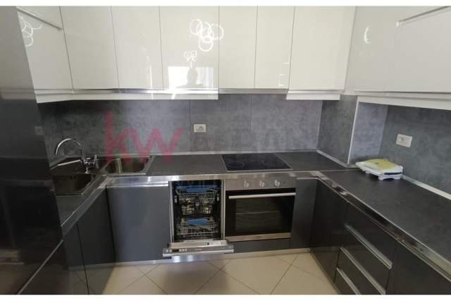 Tirane, jepet me qera apartament 1+1+BLK Kati 3, 60 m² 500 Euro (Kompleksi Golden Park)