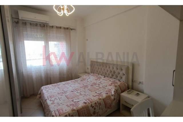 Tirane, jepet me qera apartament 1+1+BLK Kati 3, 60 m² 500 Euro (Kompleksi Golden Park)