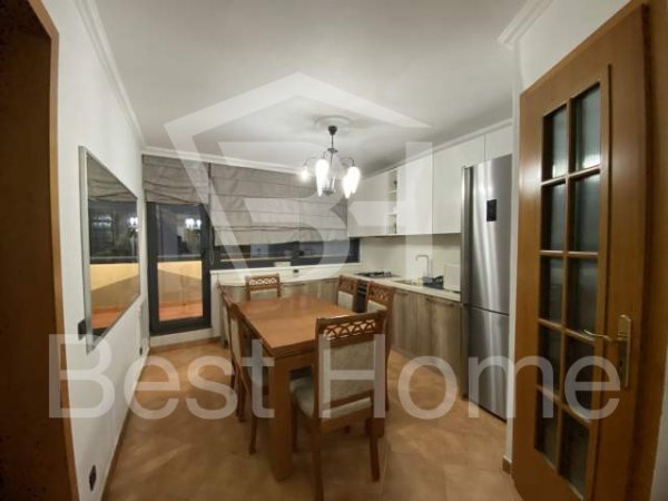 Tirane, jepet me qera apartament 3+1+A+BLK Kati 2, 140 m² 650 Euro (21 Dhjetori, Rruga Frosina Plaku)