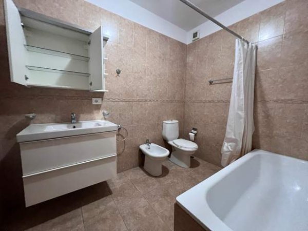 Tirane, jap me qera apartament 2+1 Kati 6, 120 m² 1.200 Euro (air albania)