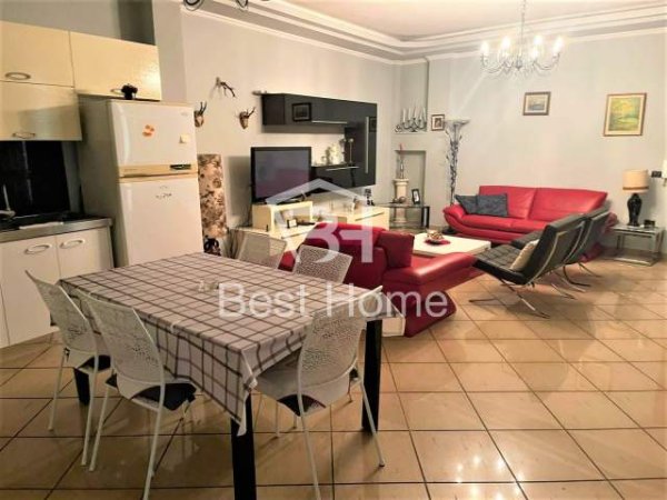 Tirane, jepet me qera apartament 3+1+BLK Kati 3, 150 m² 600 Euro (Bulevardi Zogu I)