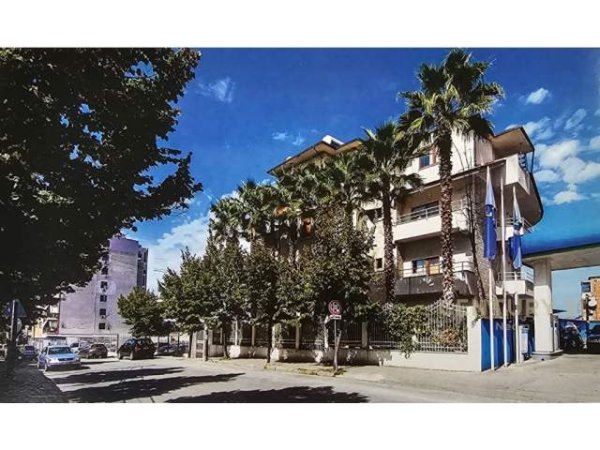 Tirane, jepet me qera Vile Kati 5, 1.320 m² 6.600 Euro (kinostudio)
