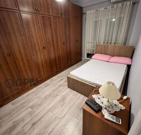 Tirane, shitet apartament 2+1 Kati 2, 100 m² 150.000 Euro prane Viles Gold