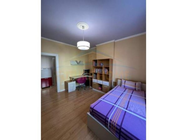 Tirane, jepet me qera apartament 2+1 ne kompleks te ri 700 Euro (Pazari i Ri)
