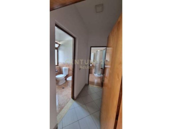 Shitet Apartament 3+1 prane Restorant Durresit / 175.000 Euro