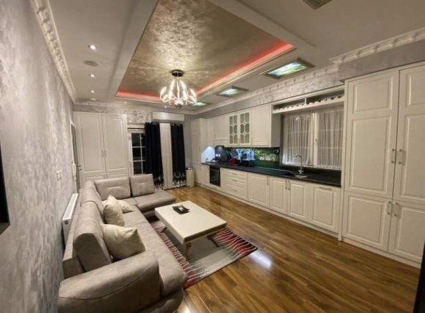 Tirane, jepet me qera Vile 2+1+BLK Kati 4, 95 m² 400 Euro (allias)