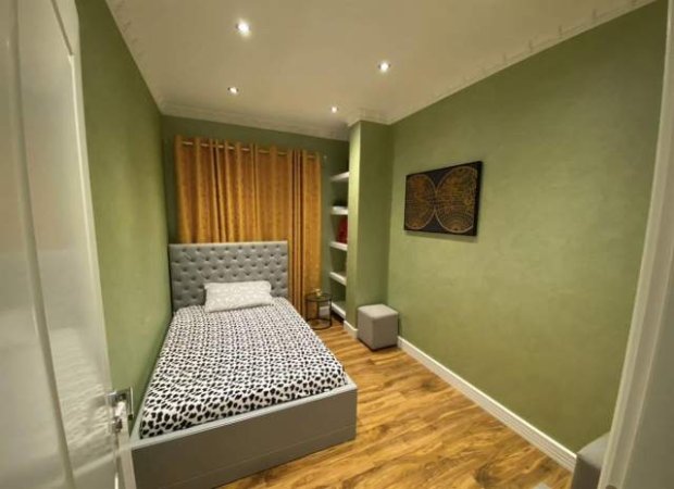 Tirane, jepet me qera Vile 2+1+BLK Kati 4, 95 m² 400 Euro (allias)