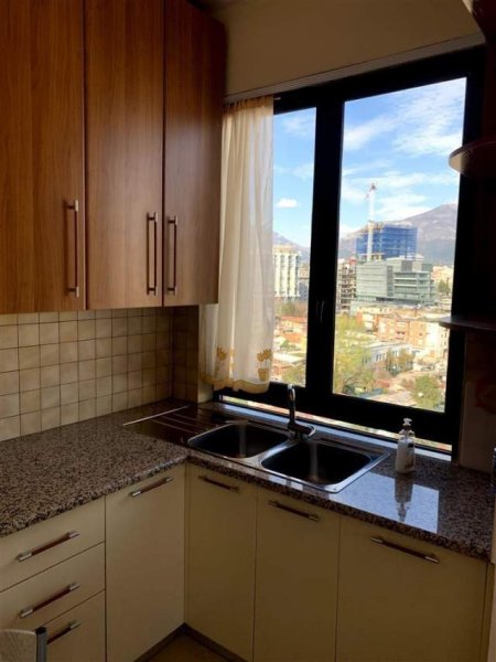 Tirane, jepet me qera apartament 1+1+BLK Kati 4, 65 m² 550 Euro