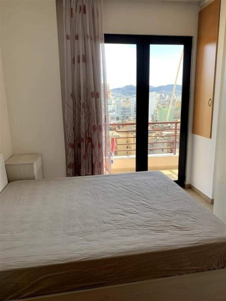 Tirane, jepet me qera apartament 1+1+BLK Kati 4, 65 m² 550 Euro