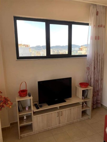 Tirane, jepet me qera apartament 1+1 Kati 11, 60 m² 550 Euro (Islam Alla)