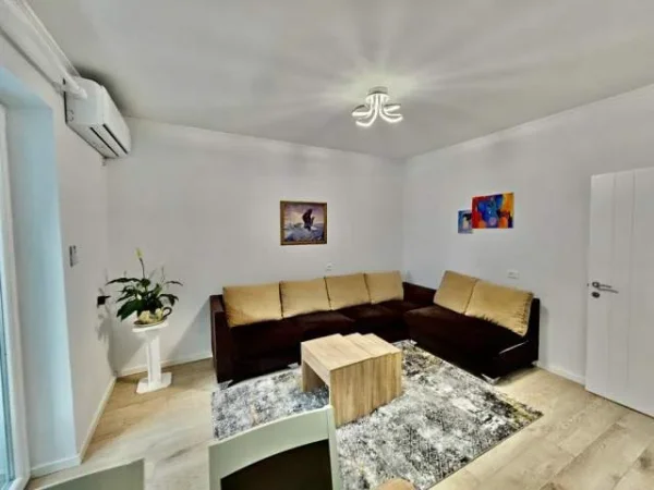 Tirane, shes apartament 1+1 60 m² 140.000 Euro (Rruga e Kavajes ,prane Klinikes Zonja Keshillit te)