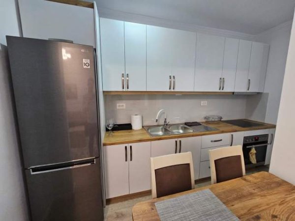 Tirane, shes apartament 1+1 60 m² 140.000 Euro (Rruga e Kavajes ,prane Klinikes Zonja Keshillit te)