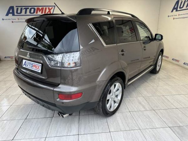 Tirane, shes xhip Mitsubishi outlander Viti 2011, 11.200 Euro