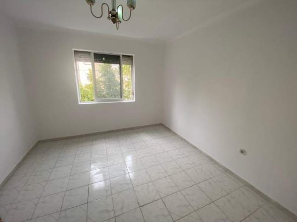 Tirane, shitet apartament 1+1 Kati 3, 54 m² 66.000 Euro (Allias)