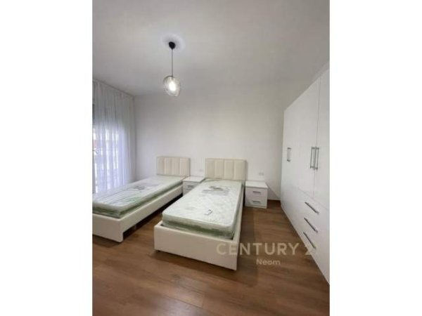 Tirane, jepet me qera apartament 3+1+BLK 138 m² 700 Euro (don bosko)