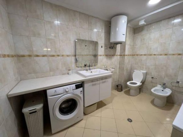 Tirane, jepet me qera apartament 2+1+A+BLK 130 m² 600 Euro (zogu i zi)