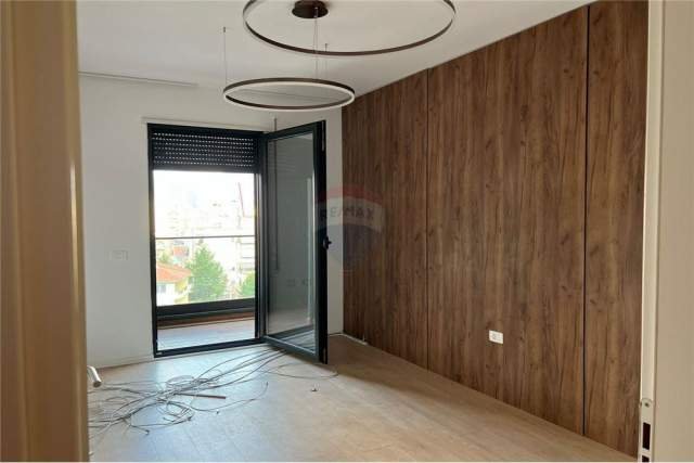 Tirane, jepet me qera Kati 5, 95 m² 700 Euro (Liman Kaba)
