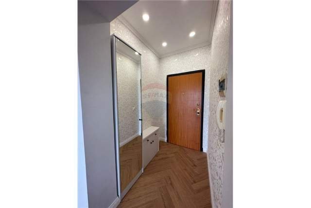 Tirane, jepet me qera apartament 1+1+BLK Kati 8, 85 m² 800 Euro (Rruga Qemal Stafa)