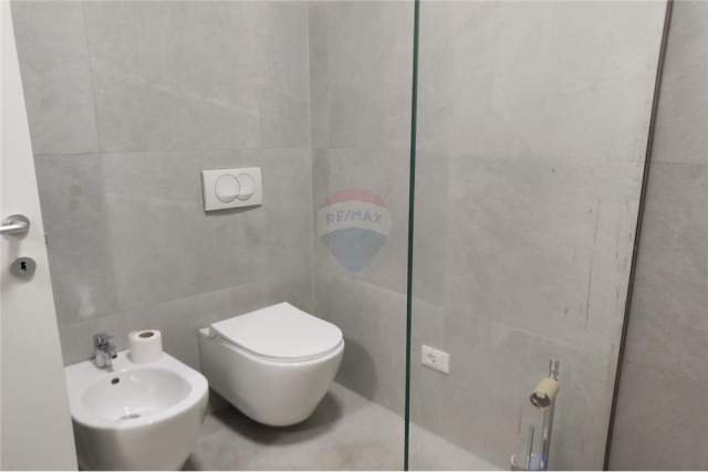 Tirane, jepet me qera apartament 1+1+BLK Kati 5, 78 m² 580 Euro