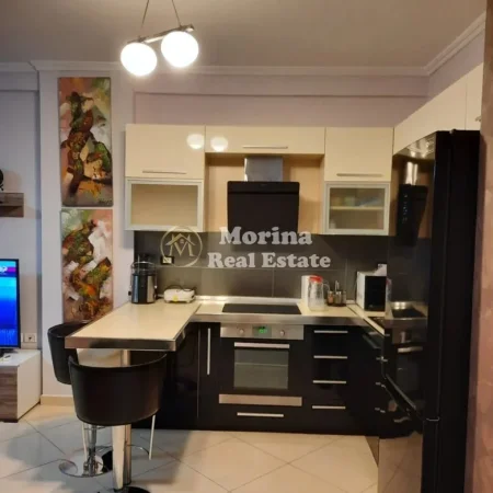 Tirane, jepet me qera apartament 1+1 Kati 7, 65 m² 500 € (Kodra e Diellit)