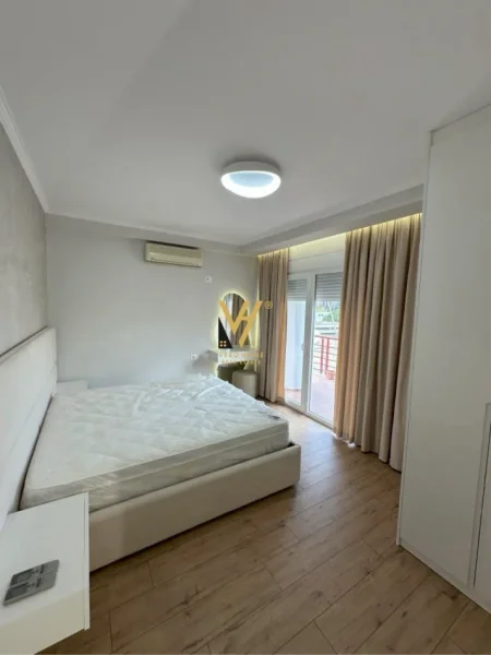 Tirane, jepet me qera apartament 2+1+Ballkon Kati 2, 106 m² 1.000 € (DON BOSKO)