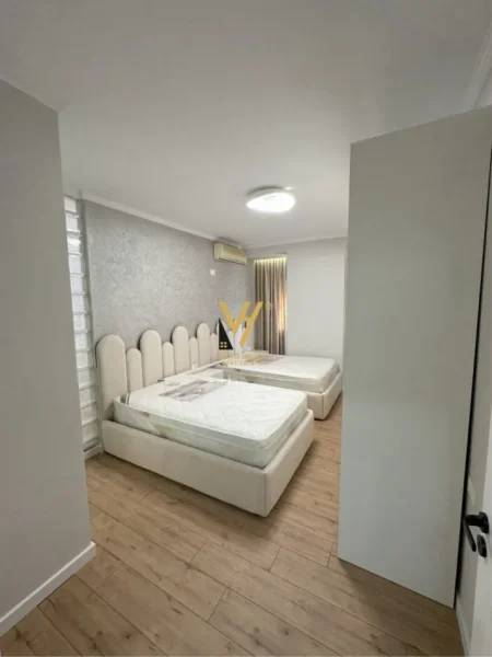 Tirane, jepet me qera apartament 2+1+Ballkon Kati 2, 106 m² 1.000 € (DON BOSKO)