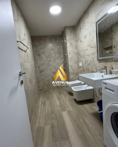 Tirane, jepet me qera apartament 1+1 Kati 2, 65 m² 500 € (matrix rezidenc)