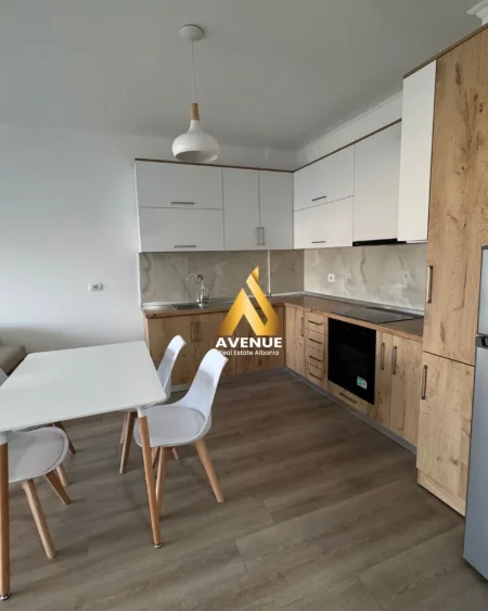 Tirane, jepet me qera apartament 1+1 Kati 2, 65 m² 500 € (matrix rezidenc)