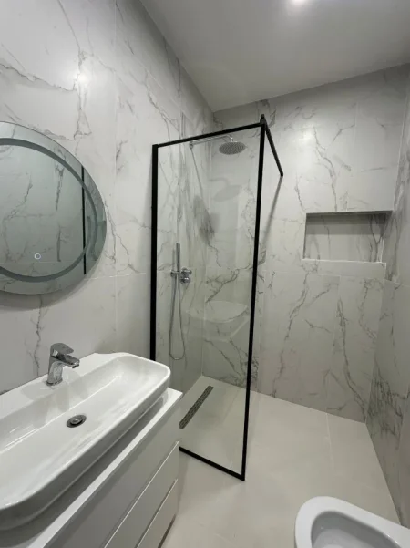 Tirane, jepet me qera apartament 1+1 Kati 3, 64 m² 600 € (The New Boulevard)