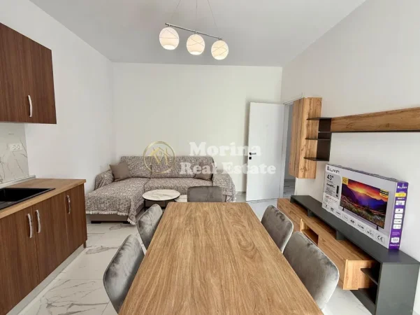 Tirane, jepet me qera ambjent biznesi Kati 2, 110 m² 500 € (Rruga Seit Teqja)