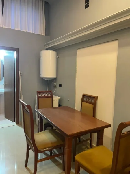 Tirane, jepet me qera ambjent biznesi Kati 1, 40 m² 420 € (Vilat Gjermane)