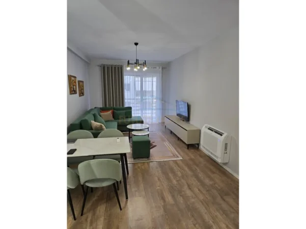 Tirane, jepet me qera apartament 1+1+PARKIM , Kati 6, 82 m² 680 € (Rruga Dritan Hoxha , Kompleksi E-88)