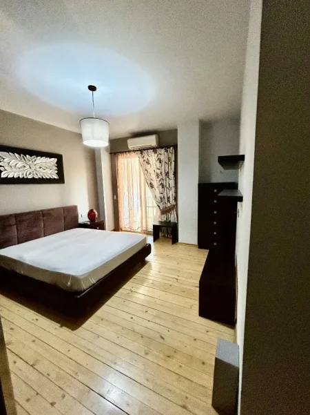 Tirane, jepet me qera apartament 1+1 Kati 6, 77 m² 580 € (Komuna e Parisit)