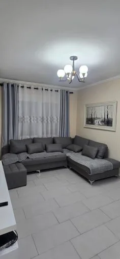 Tirane, jepet me qera apartament 2+1+Aneks+Ballkon Kati 5, 95 m² 550 € (yzberisht)