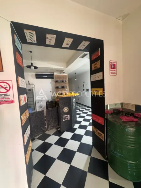 Durres, jepet me qera ambjent biznesi Kati 0, 75 m² 450 € (Durres,prane Ish URT)